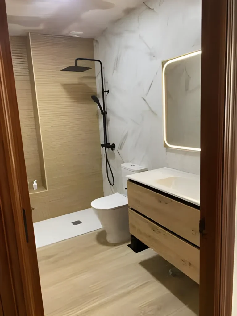 Reforma completa de baño realizada en Badalona