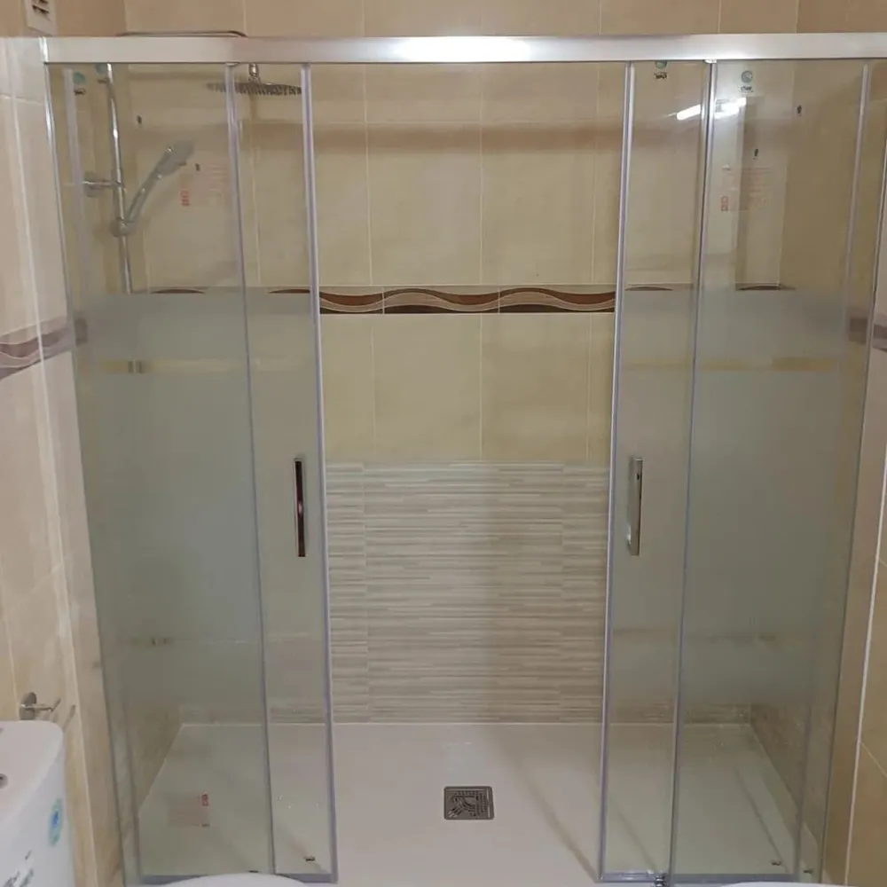 Bañera cambiada por pie de ducha en Badalona
